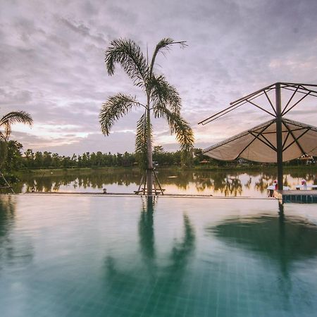 Tanita Lagoon Resort Udon Thani Buitenkant foto