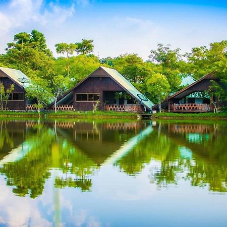 Tanita Lagoon Resort Udon Thani Buitenkant foto