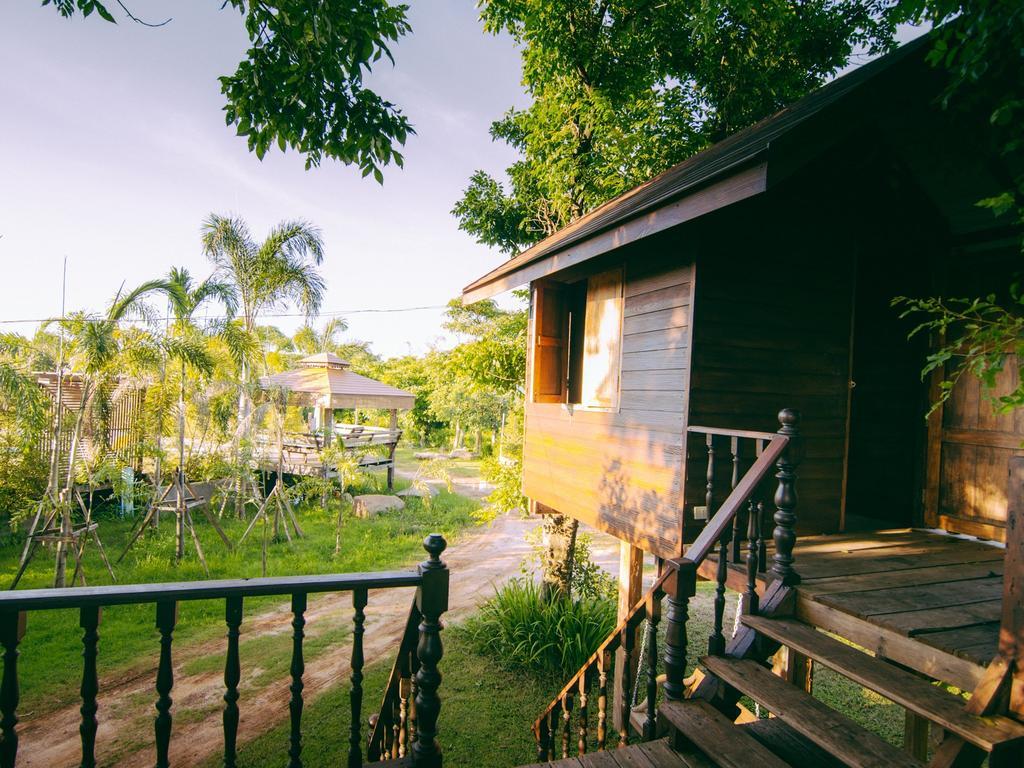 Tanita Lagoon Resort Udon Thani Buitenkant foto