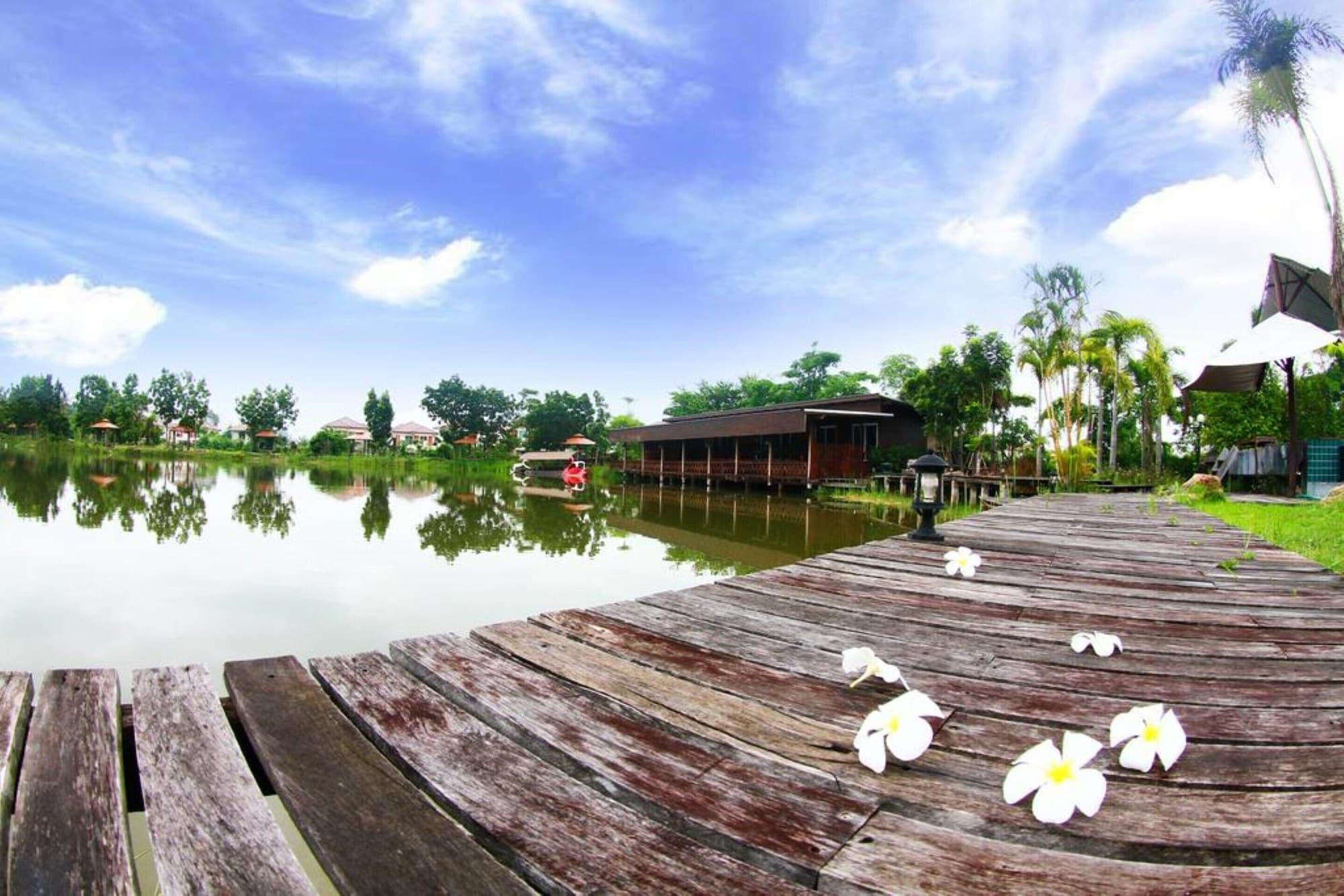 Tanita Lagoon Resort Udon Thani Buitenkant foto