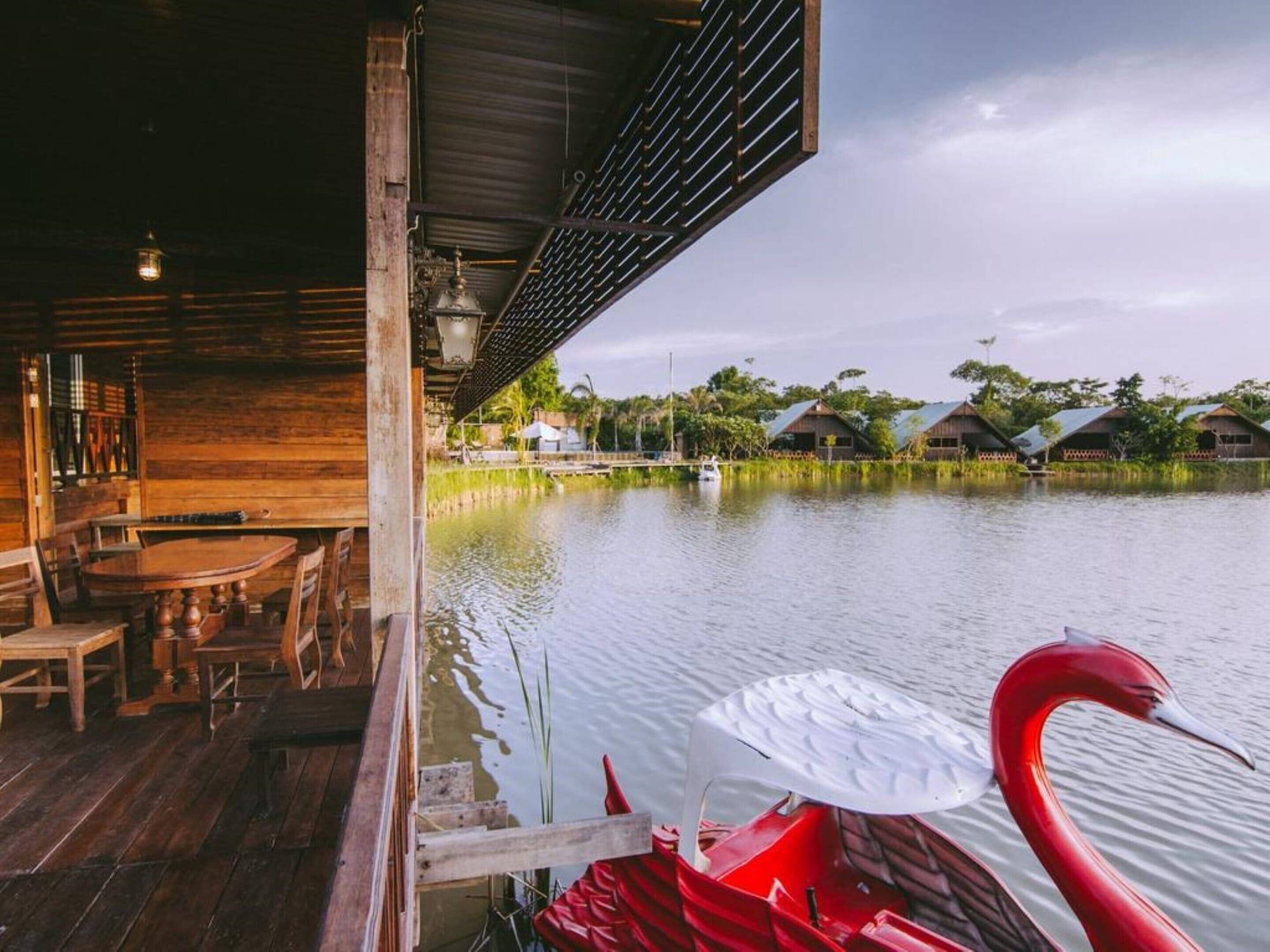 Tanita Lagoon Resort Udon Thani Buitenkant foto