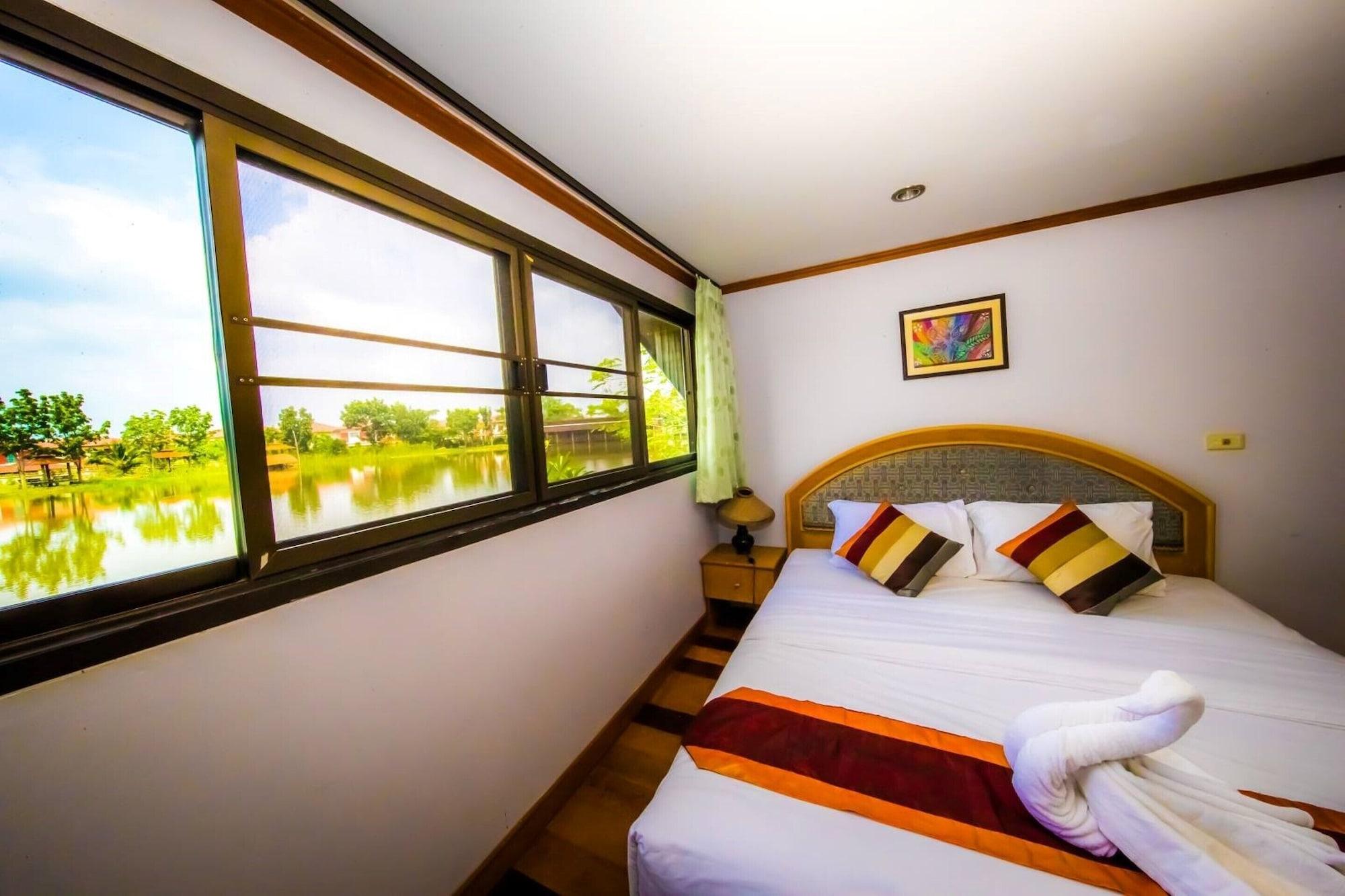 Tanita Lagoon Resort Udon Thani Buitenkant foto