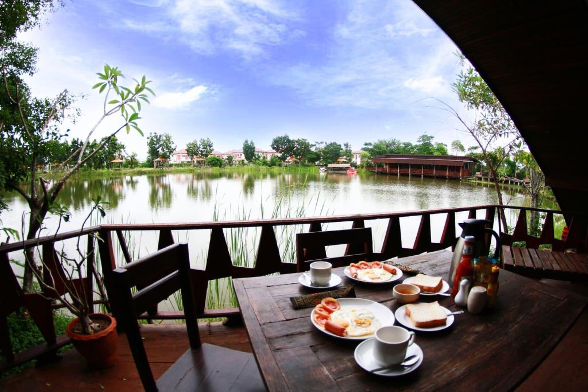 Tanita Lagoon Resort Udon Thani Buitenkant foto