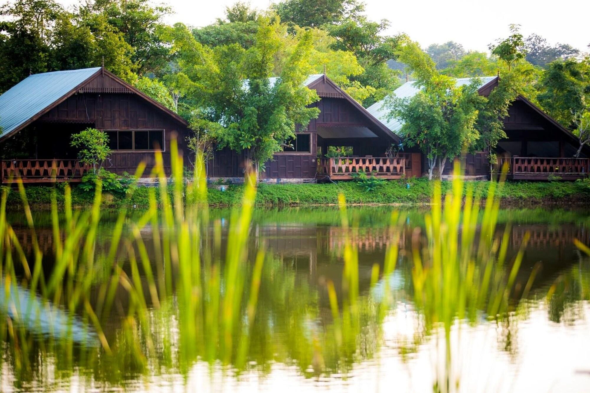 Tanita Lagoon Resort Udon Thani Buitenkant foto